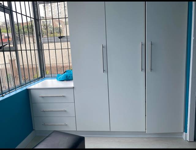 1.5 BEDROOM FLAT FOR SALE IN GLENWOOD